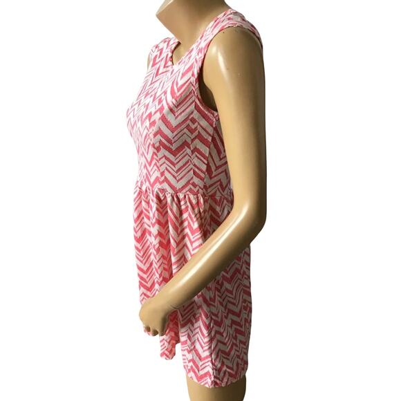 Trendyland Pink Chevron Skater Dress Women's Medium Cap Sleeve Fit & Flare - Picture 2 of 4